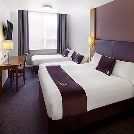 Premier Inn Wolverhampton City Centre エクステリア 写真