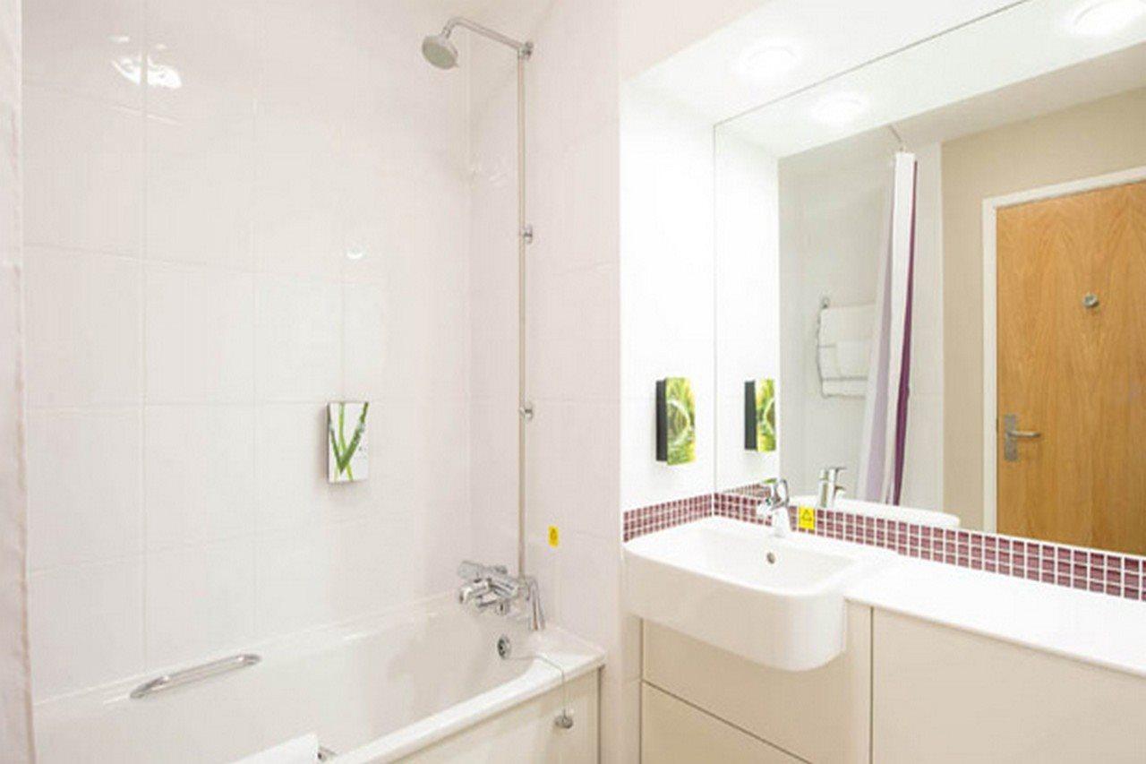 Premier Inn Wolverhampton City Centre エクステリア 写真