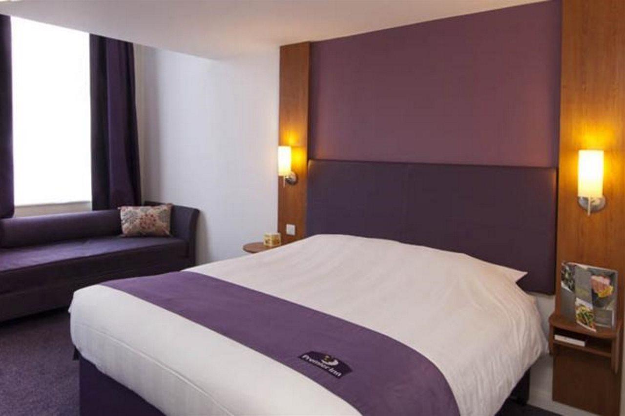Premier Inn Wolverhampton City Centre エクステリア 写真