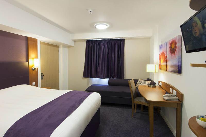 Premier Inn Wolverhampton City Centre エクステリア 写真
